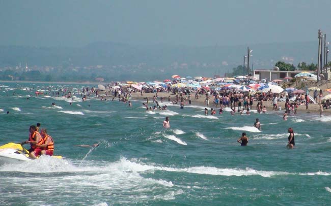 karasuda satılık yazlık denize sıfır müstakil bahçeli daireler